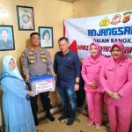 HUT Bhayangkara Ke 78. Kapolsek Baros Wujudkan Anjangsana Tali Kasih Peduli Sesama Bersama Keluarga E. Rifai