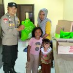 Bhabinkamtibmas Polsek Cireunghas Laksanakan Monitoring Penyaluran Bantuan Untuk Keluarga Rawan Stunting