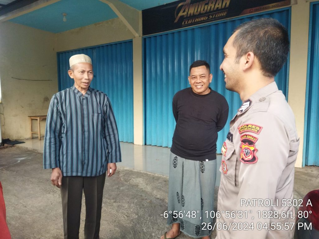 Guna Ciptakan Keamanan dan Kondusif, Kapolsek Citamiang Patroli Dialogis dan Sambangi Warga