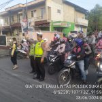 Unit Lantas Polsek Sukalarang Laksanakan Gatur Lain Saat Jam Masuk Karyawan