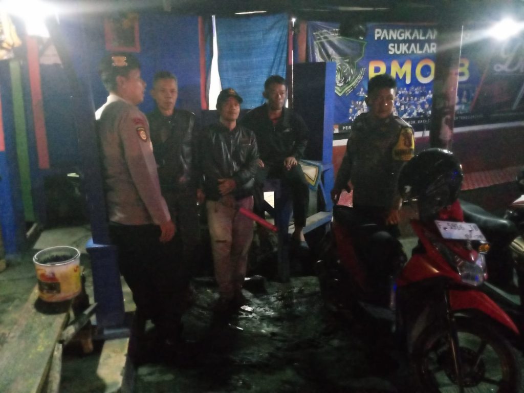 Patroli Dialogis Polisi Polsek Sukalarang Sambang Ronda Malam Antisipasi C3 Dan Gukamtibmas