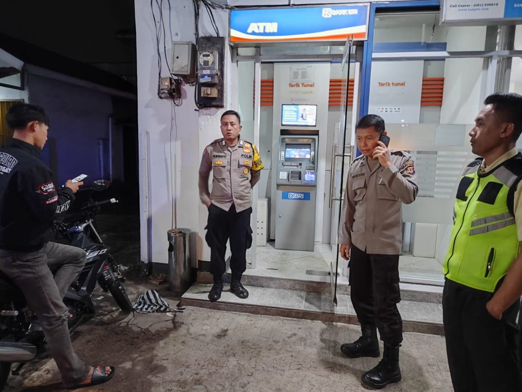 Patroli KRYD Menyambangi Objek Objek Vital Di Wilayah Hukum Polsek Sukalarang