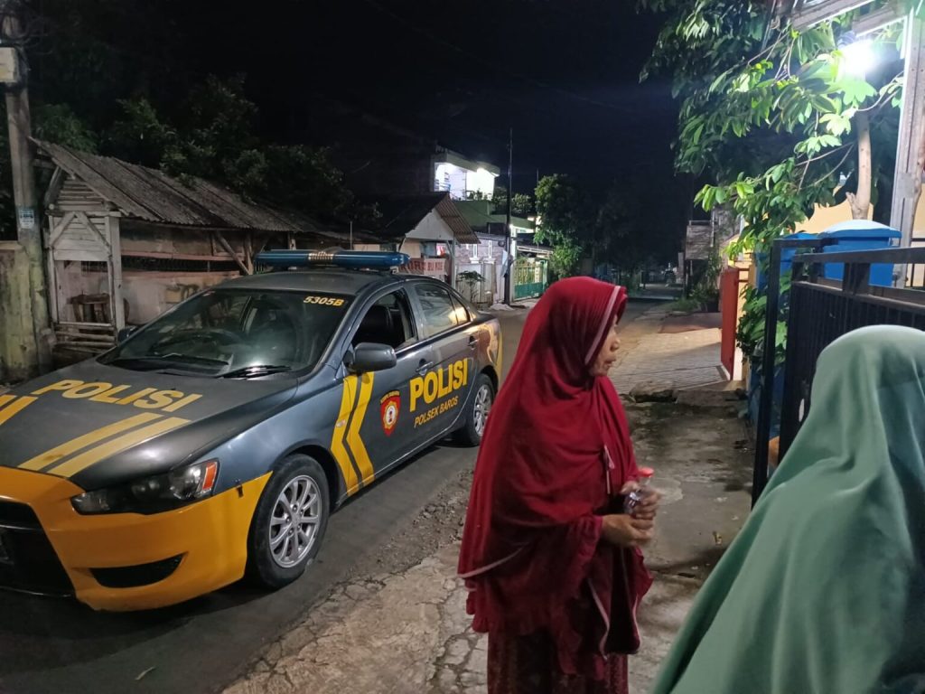 Peduli Kasih. Polsek Baros antarkan Ibu lansia yang tak tau arah pulang