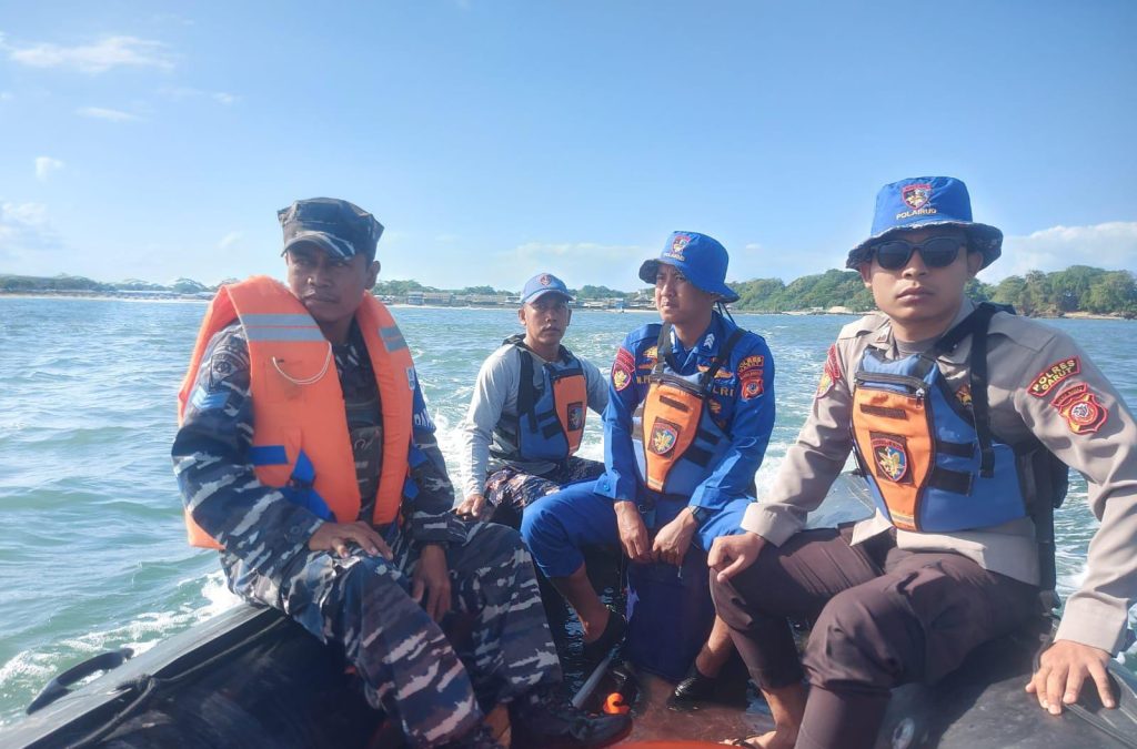 Upaya Pencarian Korban Terseret Ombak Pantai Karangpapak Masih Berlanjut