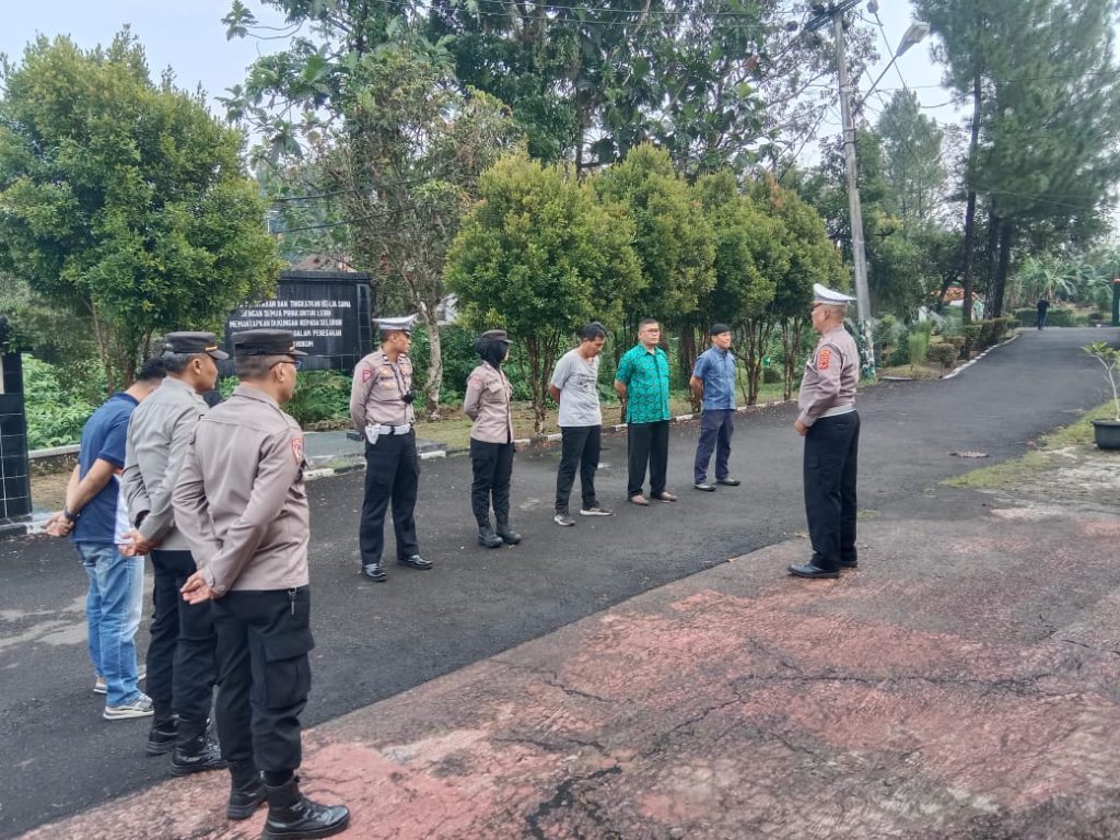 Polsek Warudoyong Gelar Apel Pagi Sebagai Bentuk Kedisiplinan.