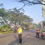 Gatur Lalin Pagi, Bentuk Pelayanan Personil Polsek Baros Kepada Masyarakat.