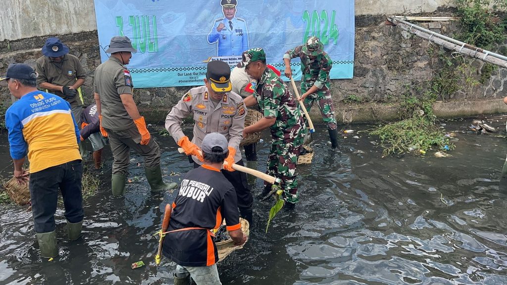 Kapolres Garut Bersama Forkopimda Kabupaten Garut Peringati Hari Lingkungan Hidup Sedunia 2024