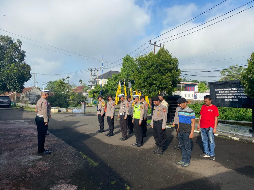 Polsek Warudoyong Gelar Apel Pagi Sebagai Bentuk Kedisiplinan.