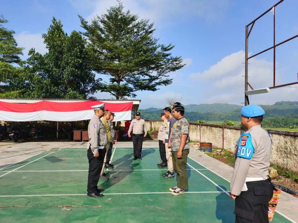 Apel Pagi Sebagai bentuk kedisiplinan dan kesiapsiagaan Polsek Gunungguruh