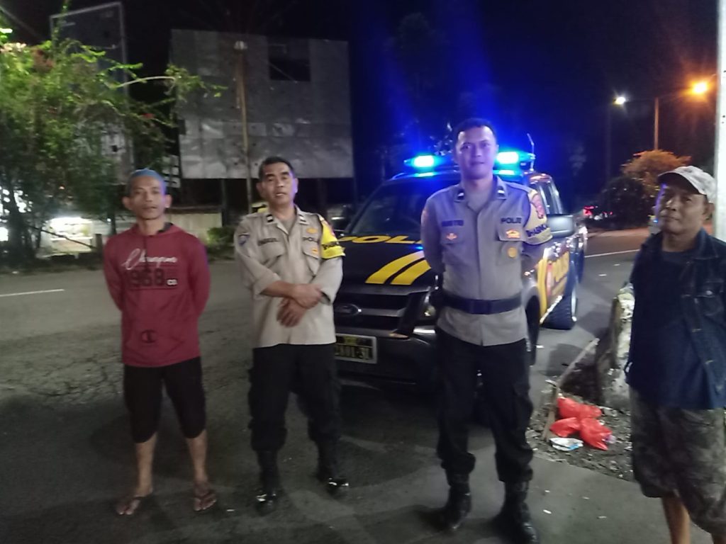 Patroli malam Cegah gangguan Kamtibmas di wilayah lembursitu