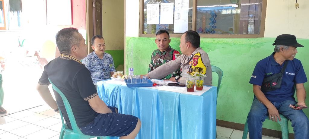 Hadir ditengah Warga, Bhabinkamtibmas Polsek Baros berikan rasa aman warga Cibodas