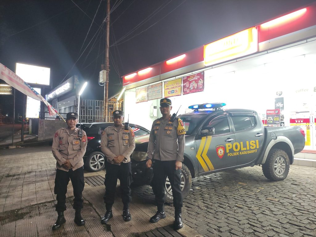 Polsek Kadudampit laksanakan KRYD malam minggu antisipasi gukamtibmas.