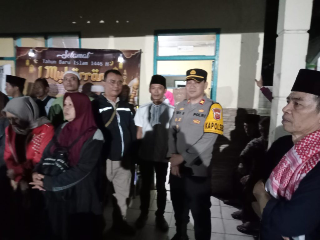 Polsek Kebonpedes Lakukan Pengamanan Pawai Obor di Wilayah Kecamatan Kebonpedes