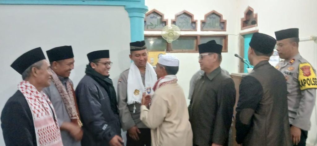 Da’i Kamtibmas Polres Garut Berikan Himbauan Dalam Shubuh Akbar di Pakenjeng