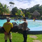 Guna menciptakan keamanan dan kondusif, Polsek Citamiang Patroli Dialogis Santa Sea Waterpark Sukabumi.