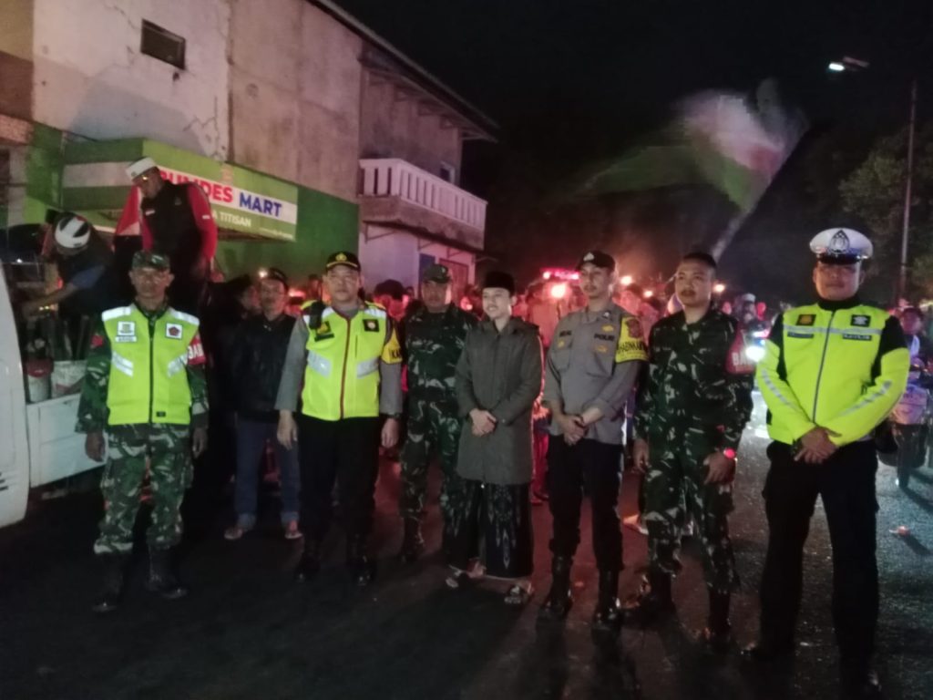 Senergitas TNI-Polri Pengamanan Malam Tahun Baru Islam 1 Muharram 1446 H Di Wilayah Hukum Polsek Sukalarang