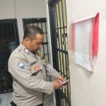 Pastikan Aman Terkendali, Personil Piket Polsek Sukalarang Cek dan Kontrol Tahanan