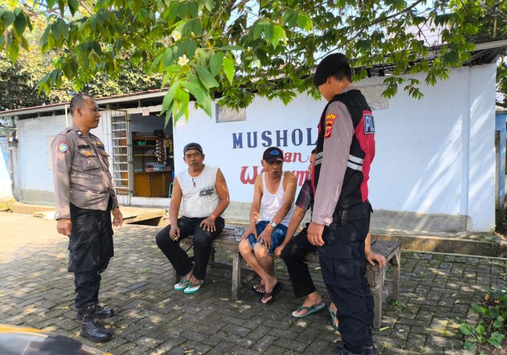 Wujudkan Kebersamaan dengan sopir depok Sukabumi. Bhabinkamtibmas Sudajayahilir efektifkan Dialogis