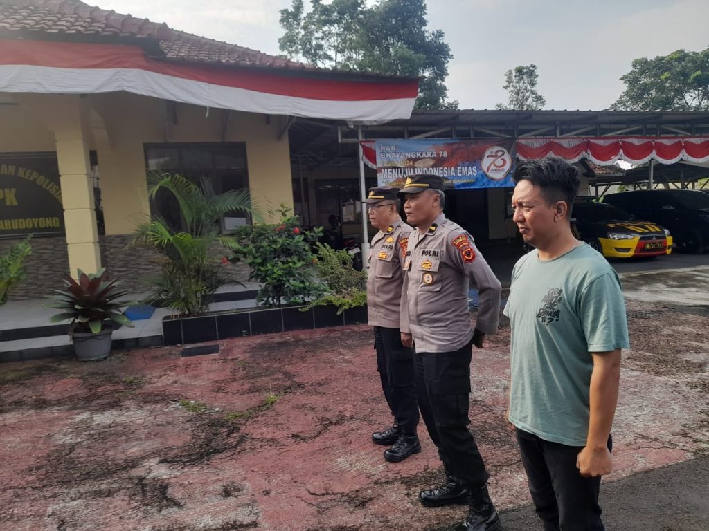 Polsek Warudoyong Gelar Apel Pagi Sebagai Bentuk Kedisiplinan.