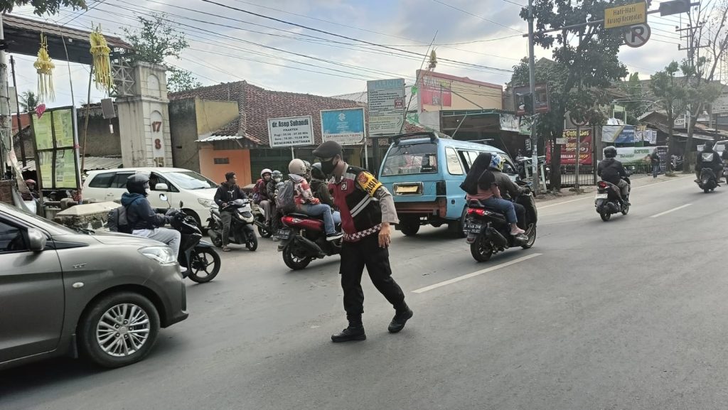 Jamin Kamseltibcar Lantas, Unit Patroli Samapta Polsek Cangkuang, Urai Kepadatan Arus Lalin Pagi