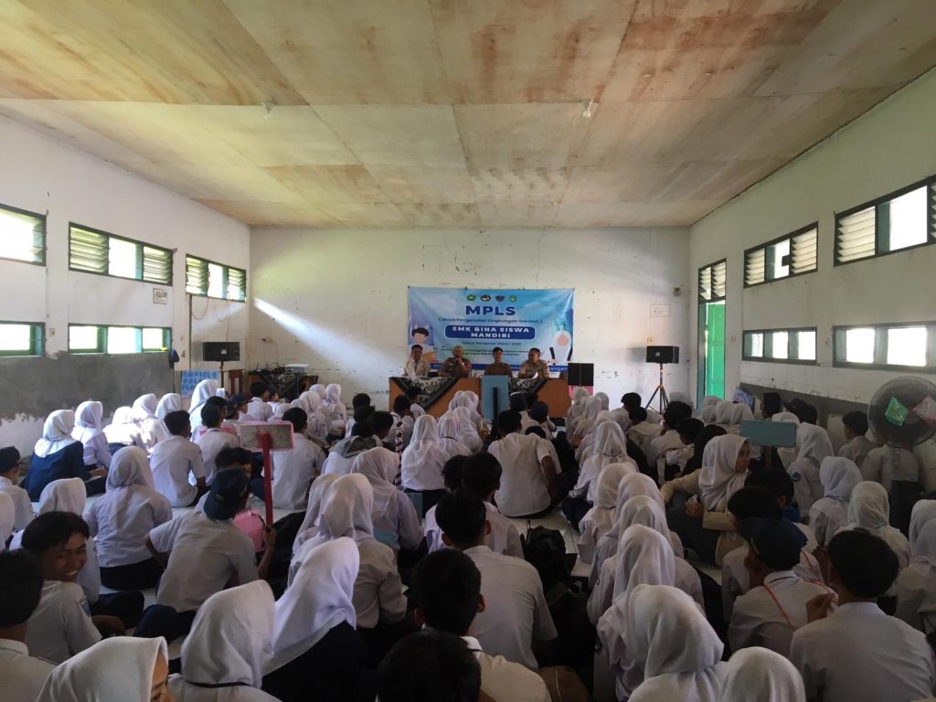 Police Goes To School Polsek Limbangan Tanamkan Manfaat Positif Untuk Generasi Muda