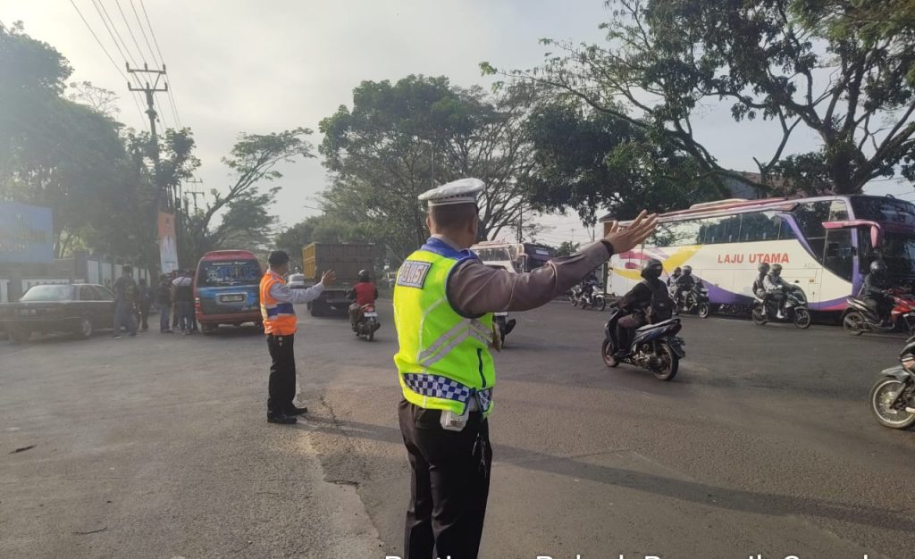 Wujudkan tertib lalulintas. Polsek baros dengan Kemenhub tingkatkan pelayanan gatur pagi