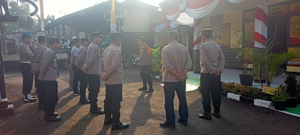 Polsek Citamiang Gelar Apel Pagi Sebagai Bentuk Kedisiplinan.