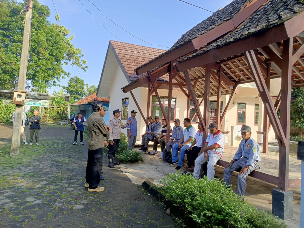 Ciptakan mitra kamtibmas, Tiga Pilar jalin Silaturrahmi bersama linmas sekelurahan Jayamekar