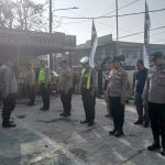 Kapolsek Sukalarang Sampaikan Arahan Kepada Anggota Saat Apel Pagi