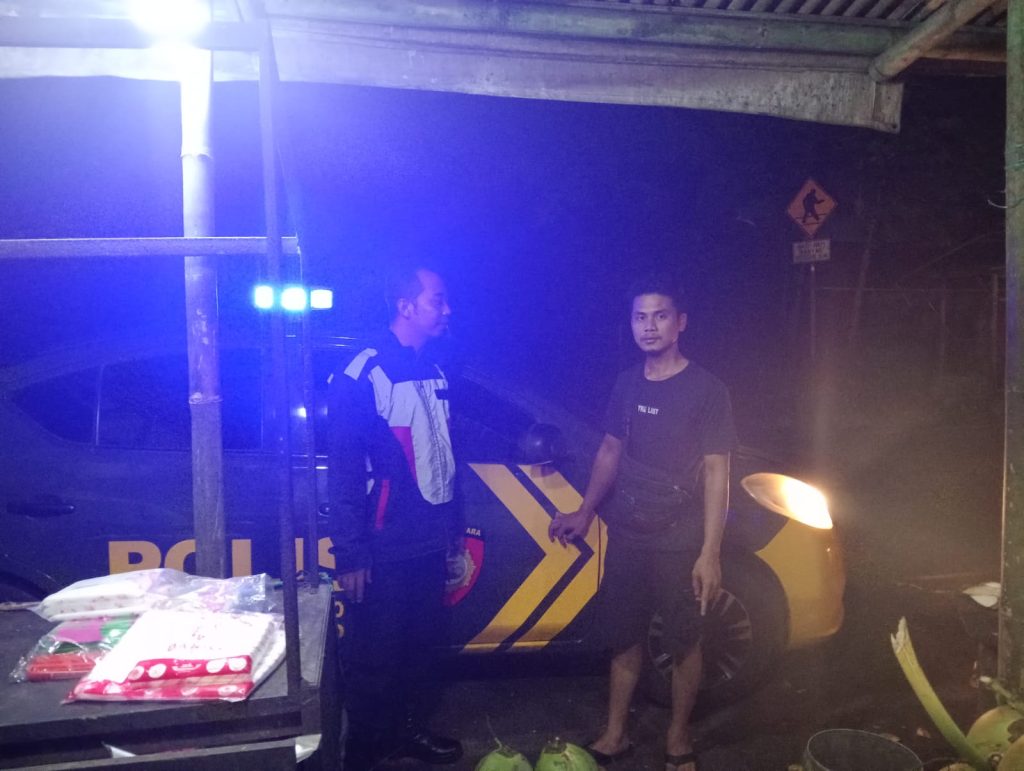 Antisipasi Gukamtibmas, anggota patroli Polsek Warudoyong Polres Sukabumi Kota Gencar Laksanakan Patroli Malam Hari.