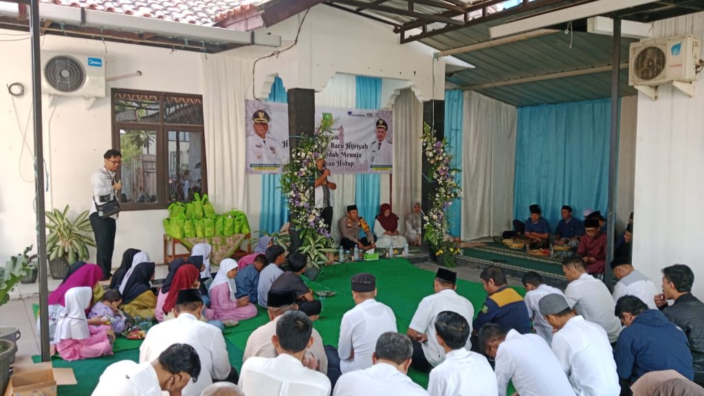 Guna menjalin tali silaturahmi antara Polri dengan Warga, Polsek Cibeureum Polres Sukabumi Kota menggelar kegiatan ‘Ngariung Bareng Kapolsek