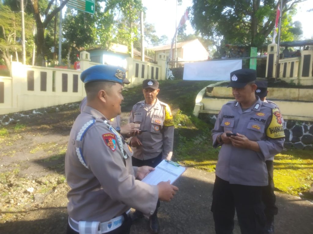 Apel Pagi dan Giat Gaktibplin Polsek Kadudampit.