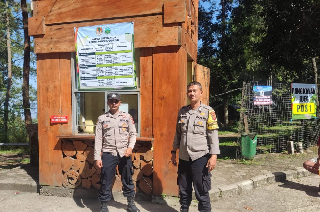 Personil Polsek kadudampit Melaksanakan giat Patroli tempat wisata situgunung.