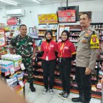 Giatkan sambang minimarket, Bhabinkamtibmas Jayaraksa meminimalisir gangguan kamtibmas.