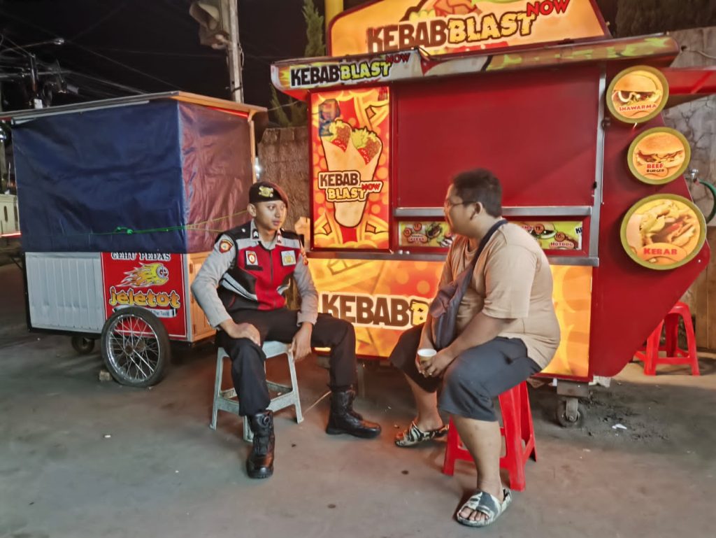 Jaga Situasi Kondusif, Patroli giatkan sambang dialogis bersama warga.