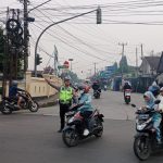 Gatur pagi, bentuk pelayanan personil polsek baros kepada masyarakat.