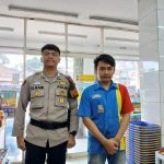 Patroli sambang Alfamart dan Indomart, Polsek Lembursitu beri himbauan kamtibmas