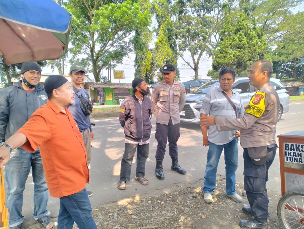 Kebersamaan wujudkan kamtibmas. Bhabinkamtibmas efektifkan sambangi ojeg terminal Sudajayahilir