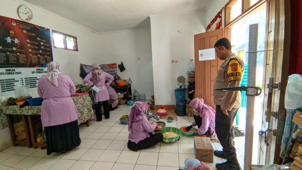 Polsek Sukabumi Polres Sukabumi Kota ambang dan monitoring giat ibu2 PKK