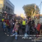 Antisipasi Kemacetan Pagi, Unit Lantas Polsek Sukalarang Melaksanakan Gatur Lalin Saat Jam Masuk Karyawan