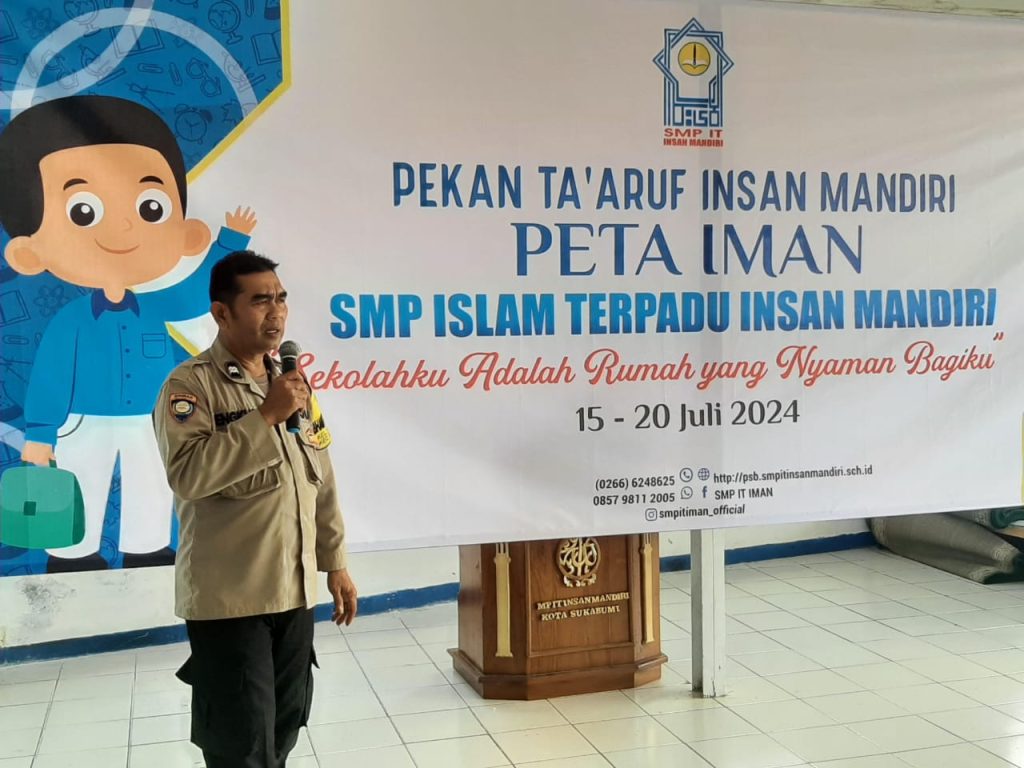 Bhabinkamtibmas Polsek Lembursitu Beri Materi dalam Rangka MPLS SMP Islam Terpadu Insan Mandiri Kota Sukabumi Dalam Menciptakan Lingkungan Belajar Yang Aman Dan Tertib