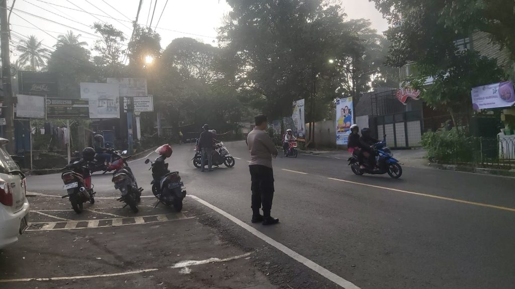 Polsek Gunungpuyuh rutin laksanakan Gatur Pagi, Agar Terciptanya Kamseltibcar Lantas dipagi hari diwilayah hukum Polsek Gunungpuyuh