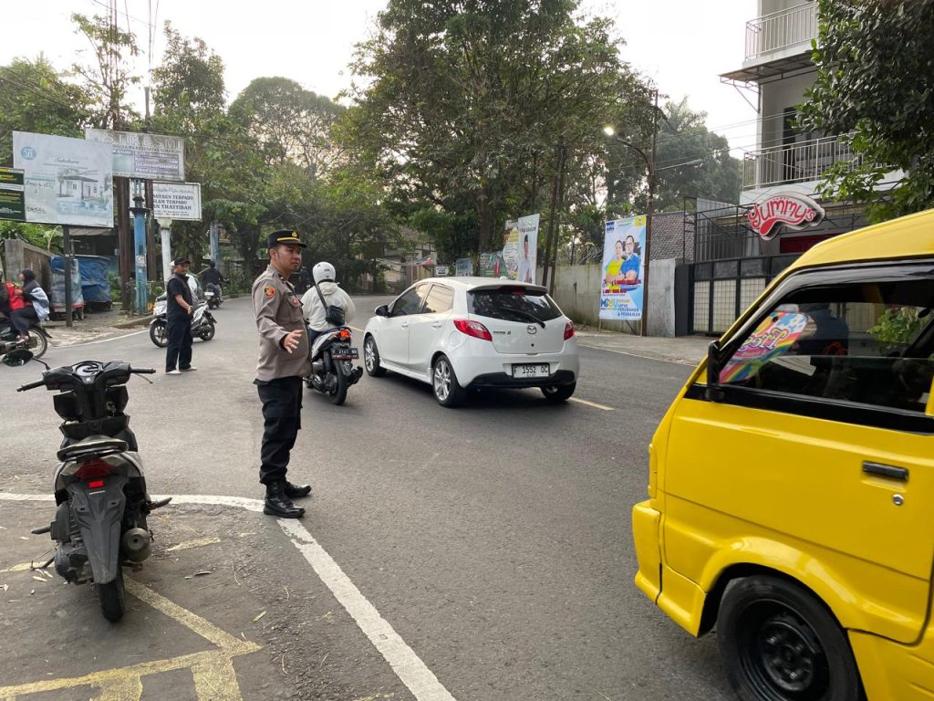 Polsek Gunungpuyuh rutin laksanakan Gatur Pagi, Agar Terciptanya Kamseltibcar Lantas dipagi hari diwilayah hukum Polsek Gunungpuyuh