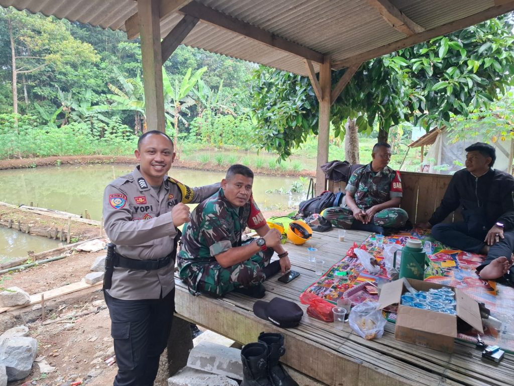 Bhabinkamtibmas Polsek Kebonpedes Kunjungi Warga Beri Pesan Kamtibmas