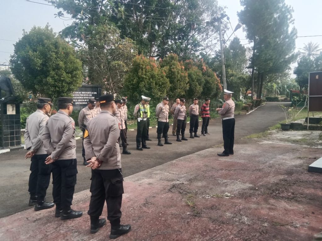 Polsek Warudoyong Gelar Apel Pagi Sebagai Bentuk Kedisiplinan.