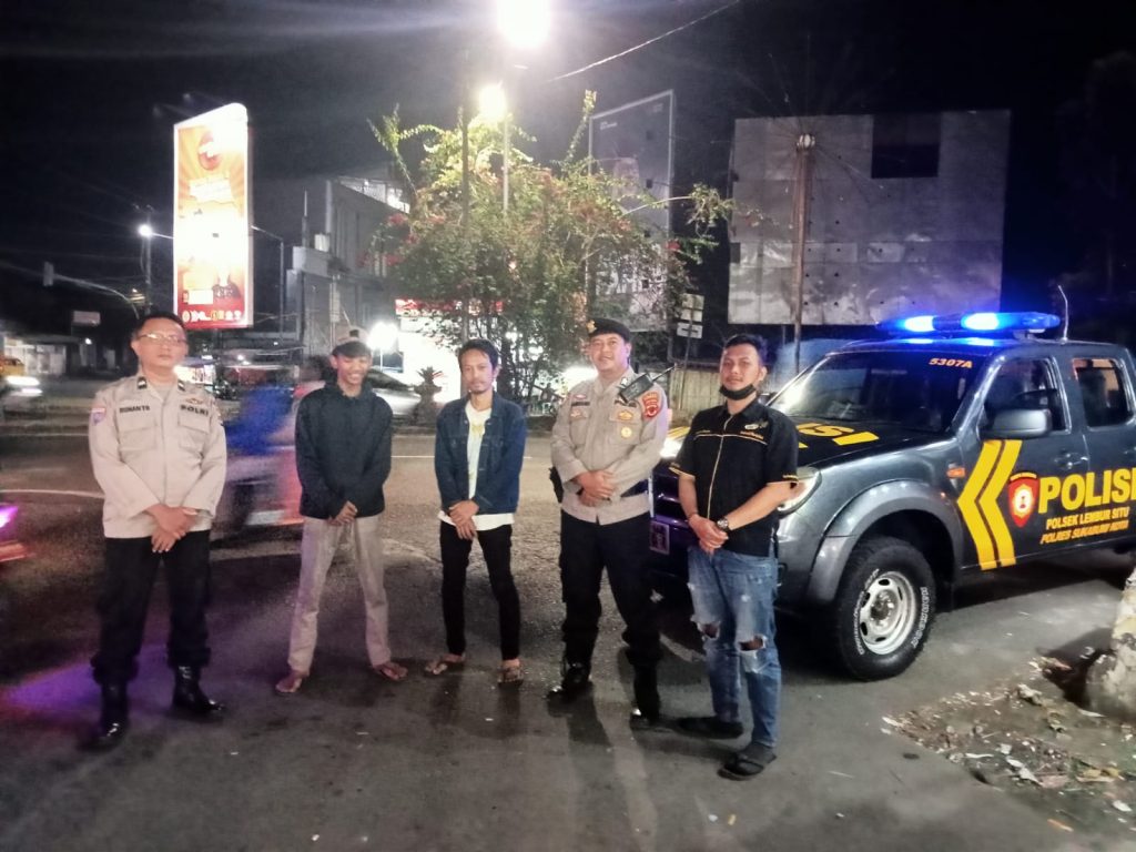 Patroli malam Cegah gangguan Kamtibmas di wilayah lembursitu