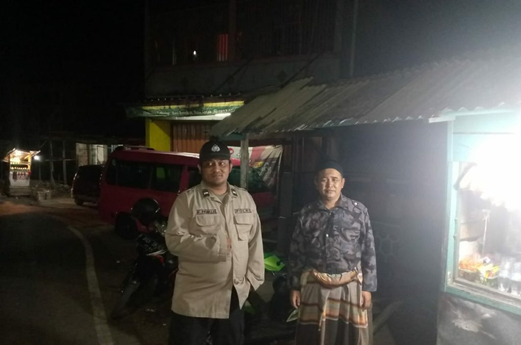 Patroli Malam Polsek Kebonpedes Berikan Rasa Aman Kepada Masyarakat