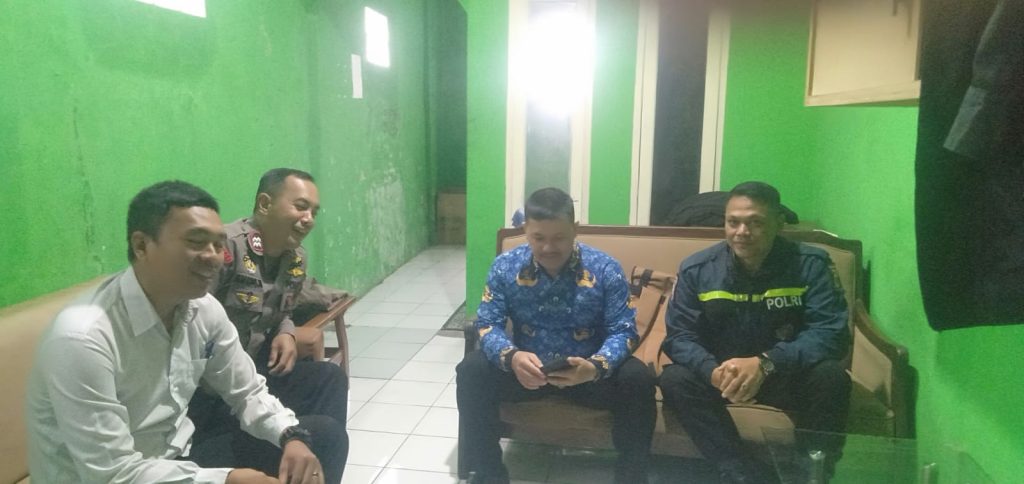 Bhabinkamtibmas Polsek Sukabumi Melaksanakan Sambang ke warga Desa