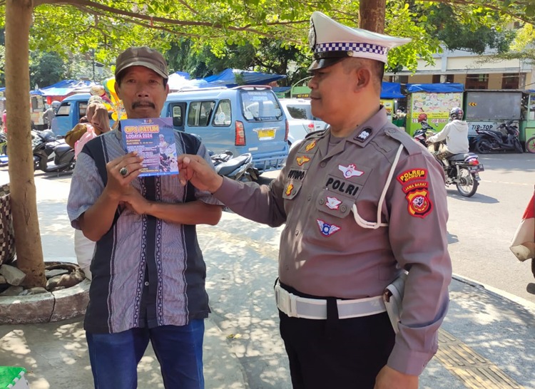 Hari ke 6 Operasi patuh Lodaya Sat Lantas Polres Garut Sosialisasi Keselamatan Lalu Lintas