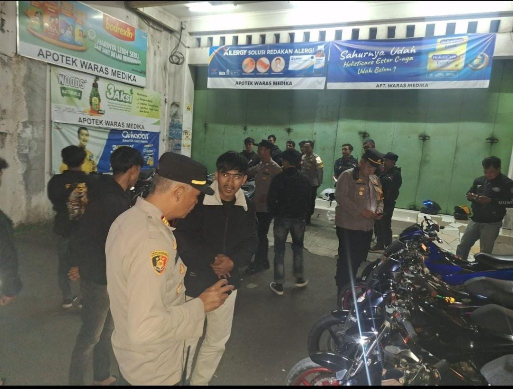 Polsek Sukaraja Laksanakan Patroli KRYD Antisipasi Kejahatan Di Malam Hari